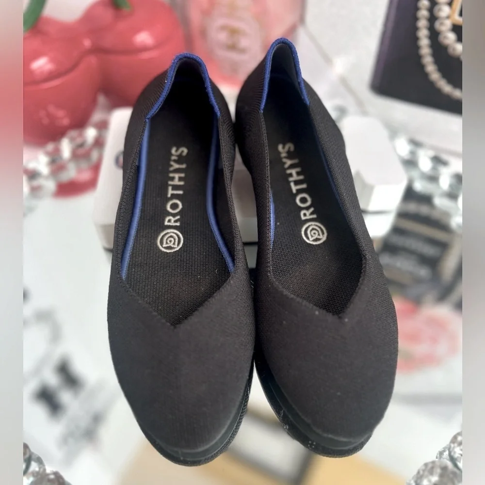 Rothy's Black Classic Loafers with Minimalist Design size 7.5